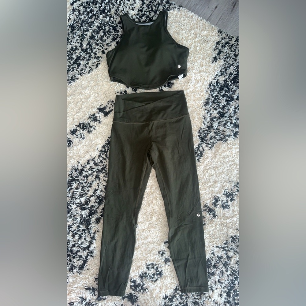 Army green Glowmode workout set